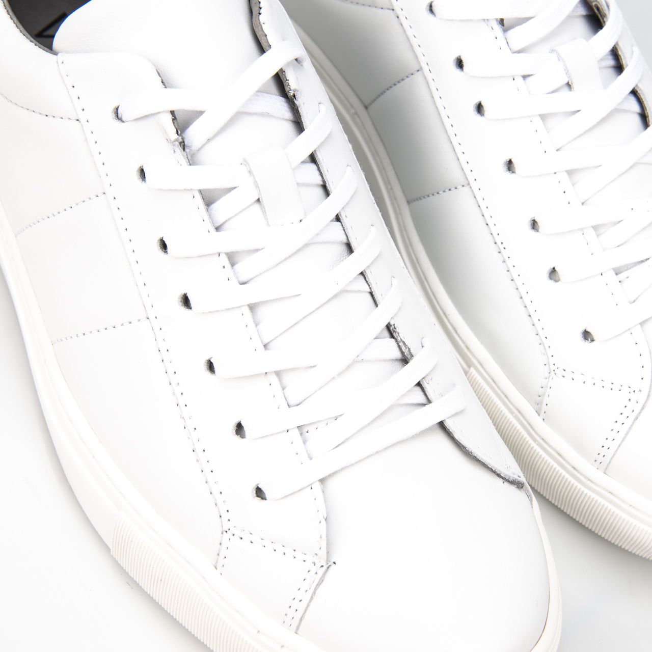 Victim Sneakers Wit uni 052384-001-40