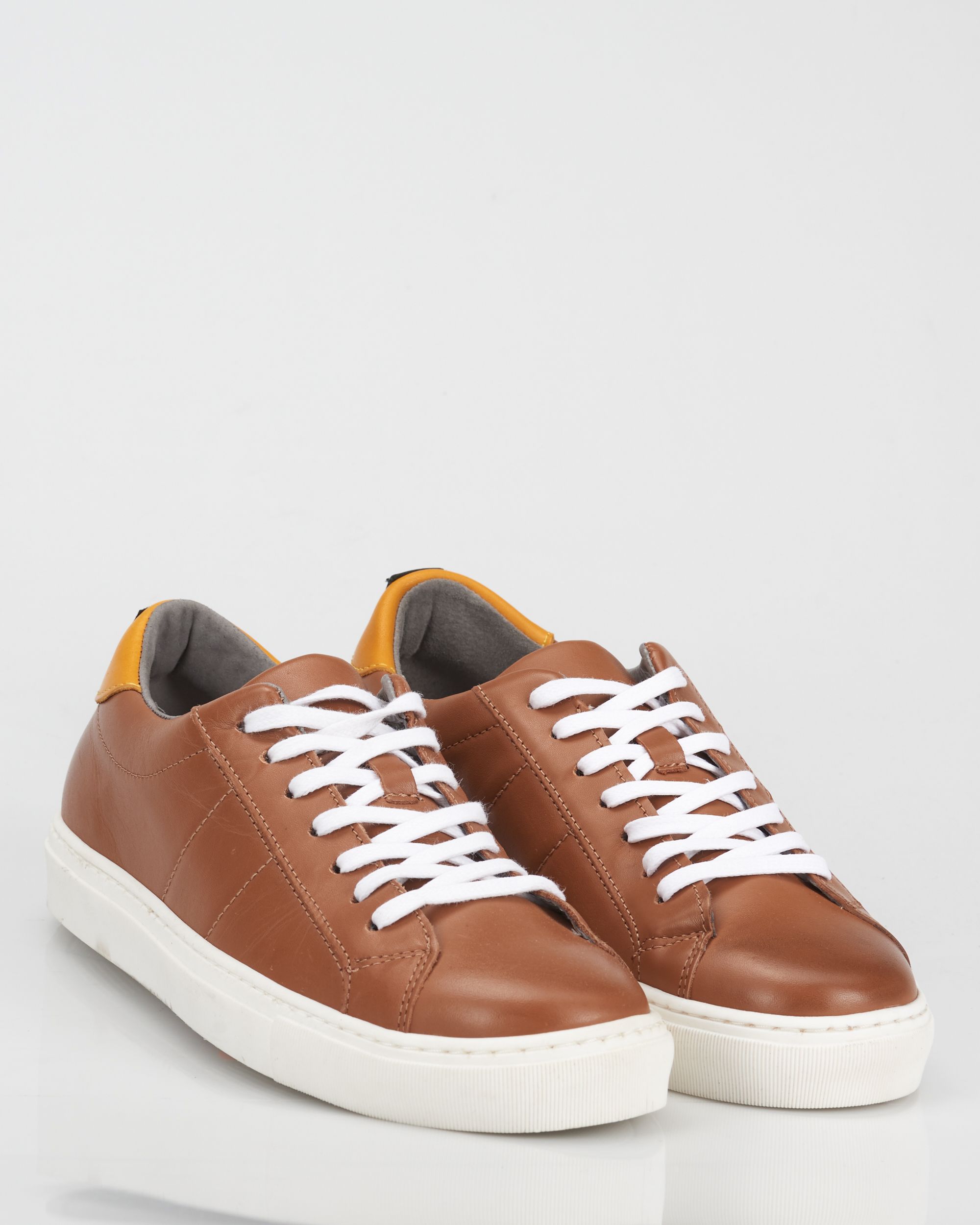 Victim Sneakers Cognac 052384-002-40