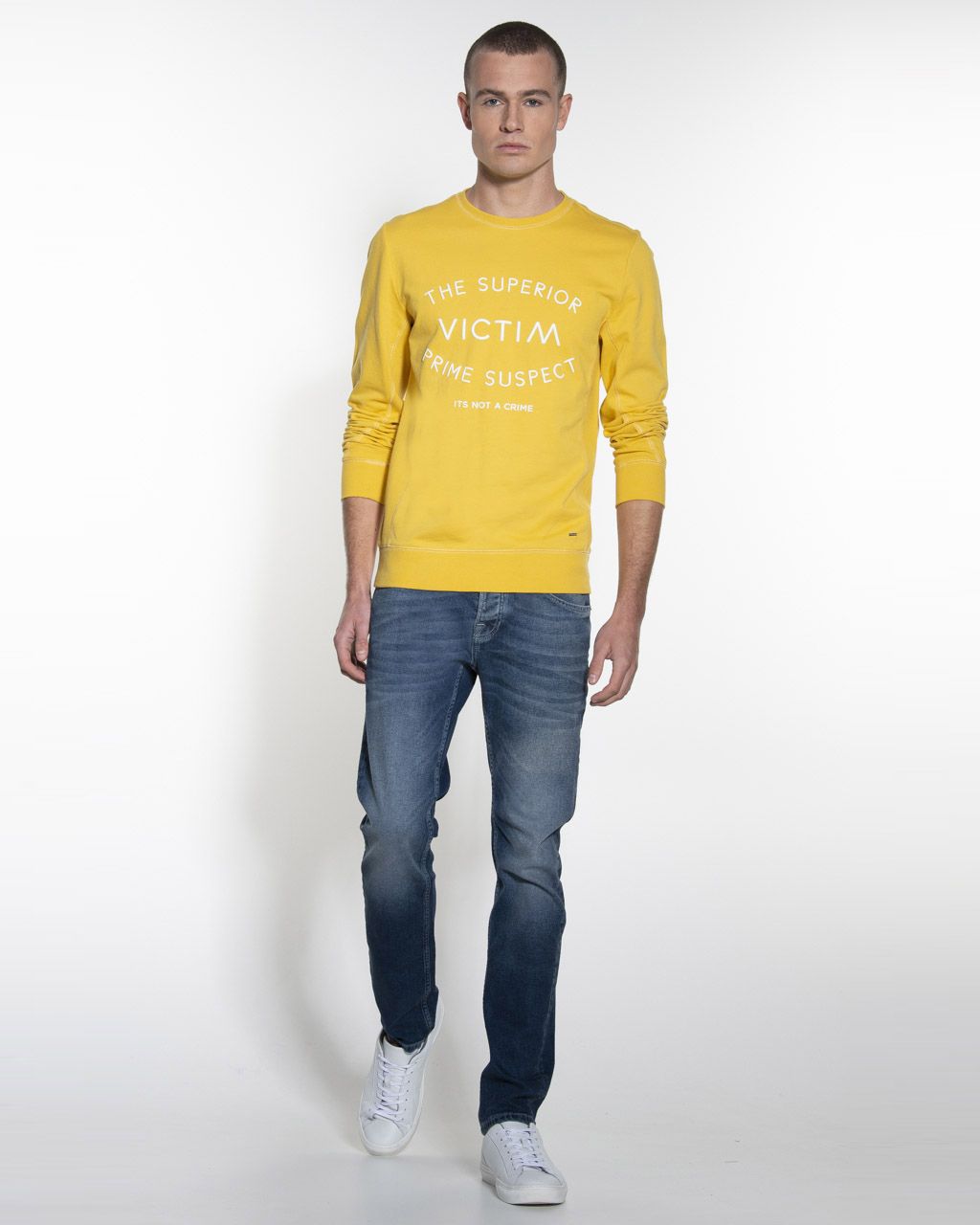 Victim Sweater Donkergeel uni 053668-001-L