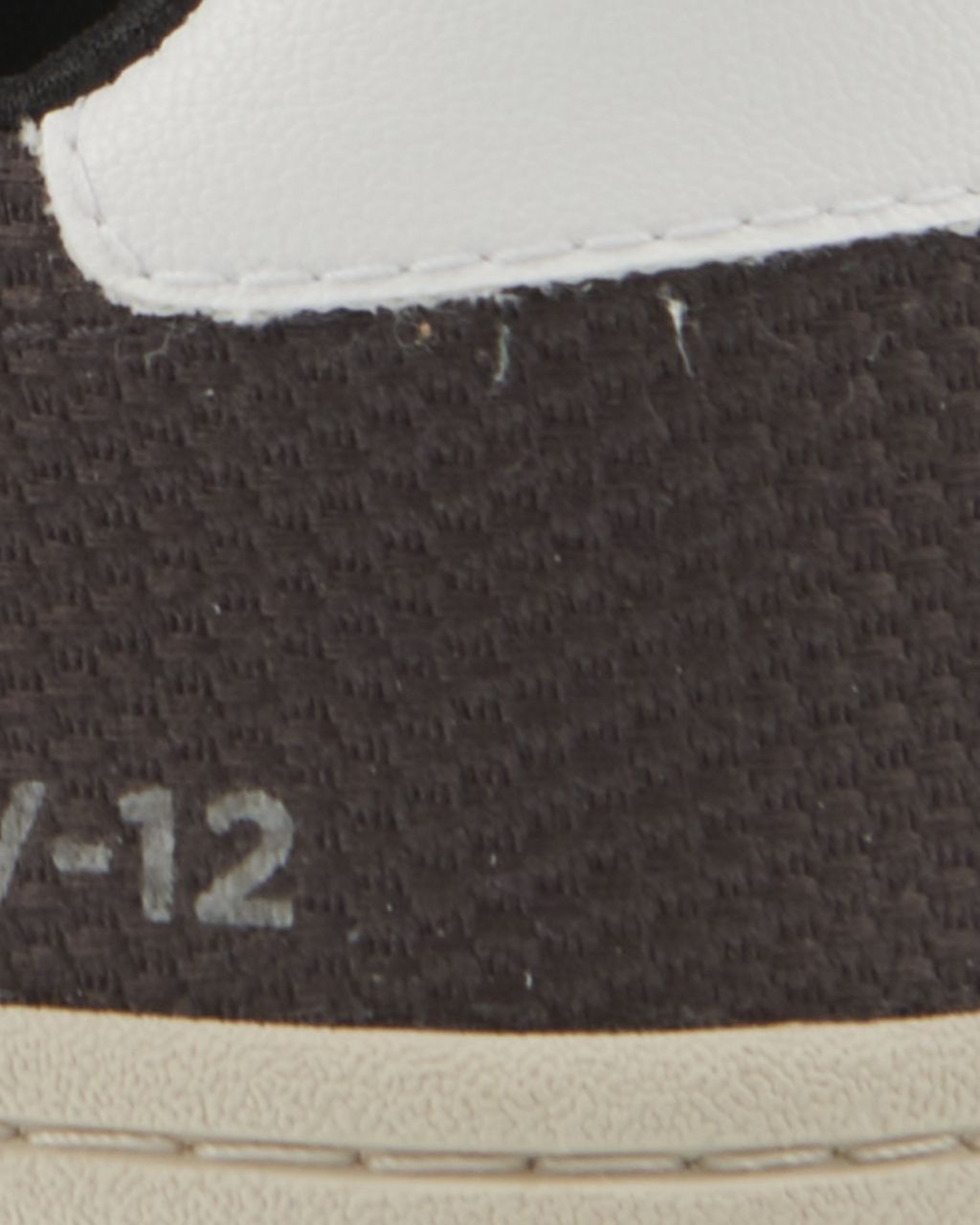 Veja V-12 Sneakers Grijs 077665-001-41