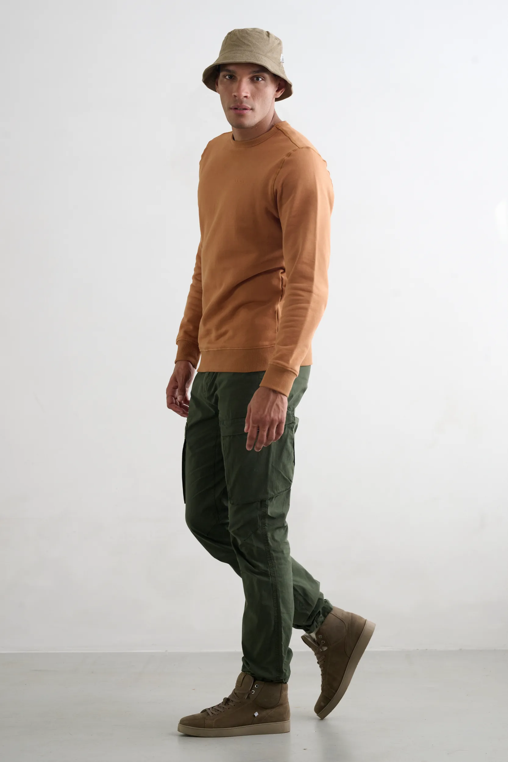 J.C. RAGS Sweater Almond 084535-003-L
