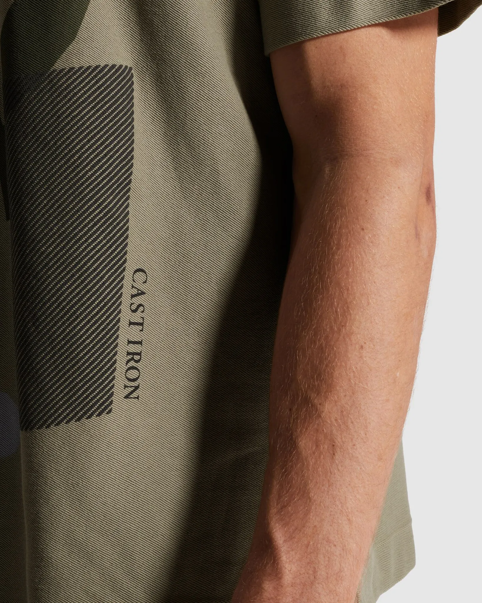 Cast Iron T-shirt Groen 107308-001-L