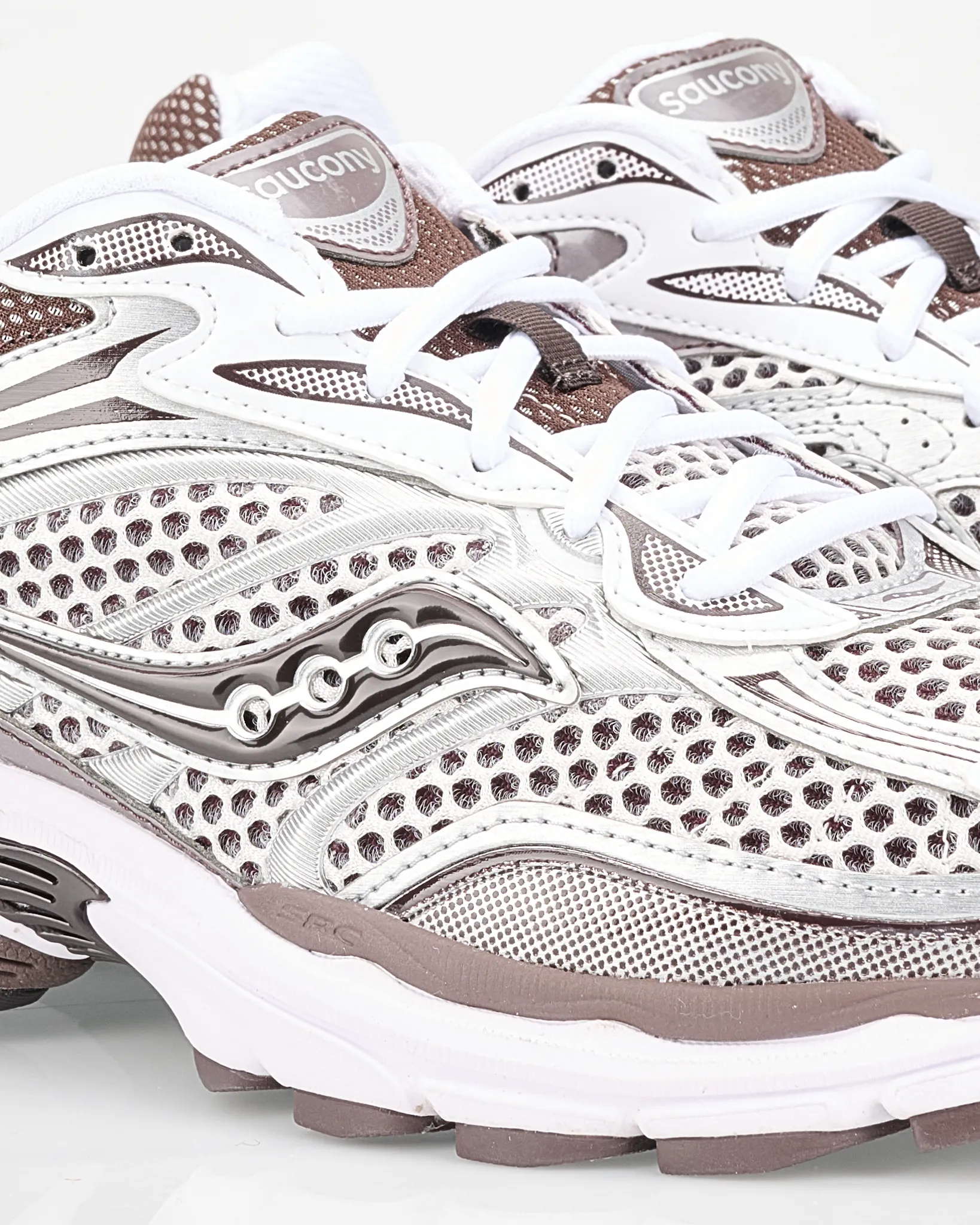 Saucony Progrid Omni 9 Sneakers Wit 110044-001-41