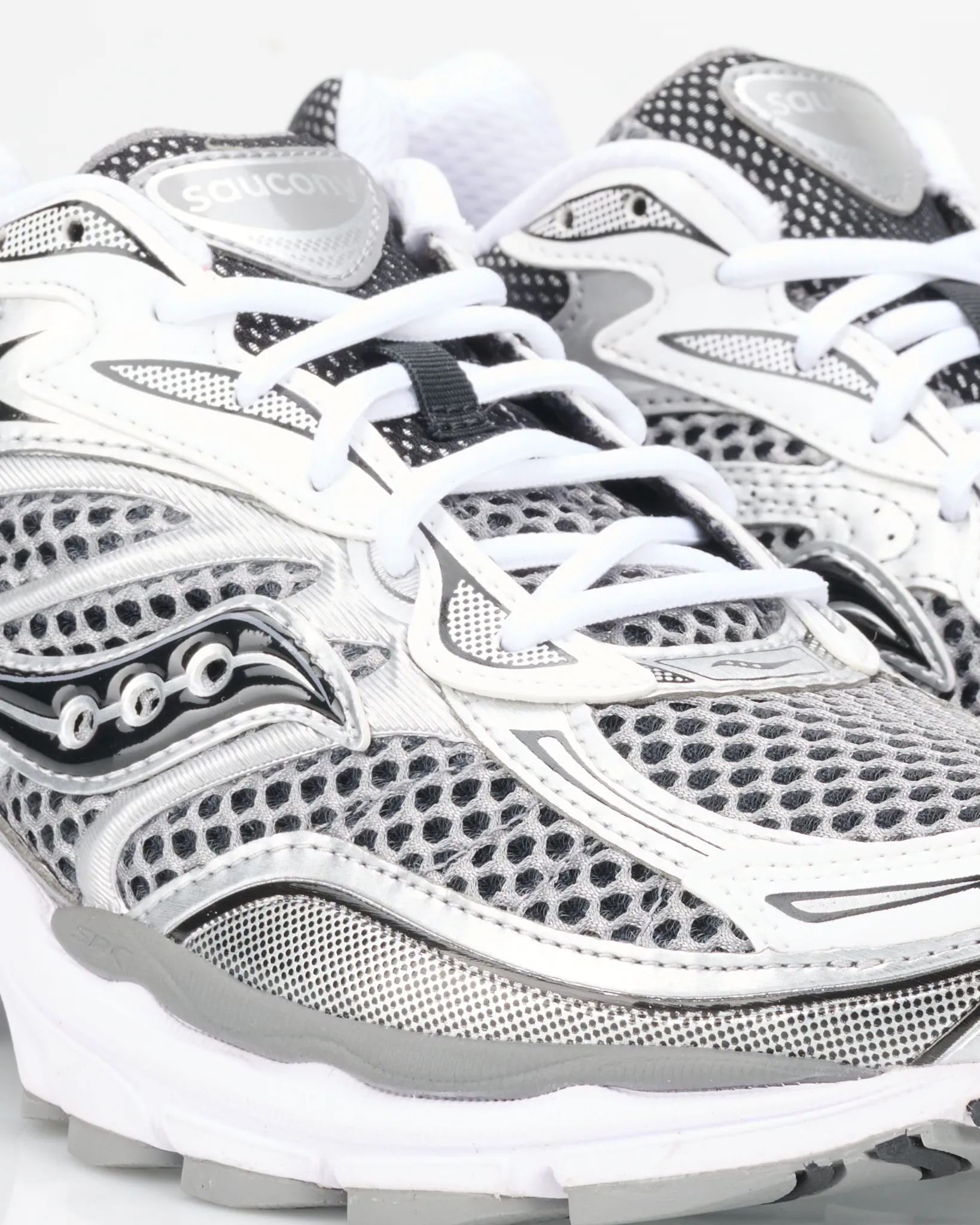 Saucony Progrid Omni 9 Sneakers Grijs 110046-001-44