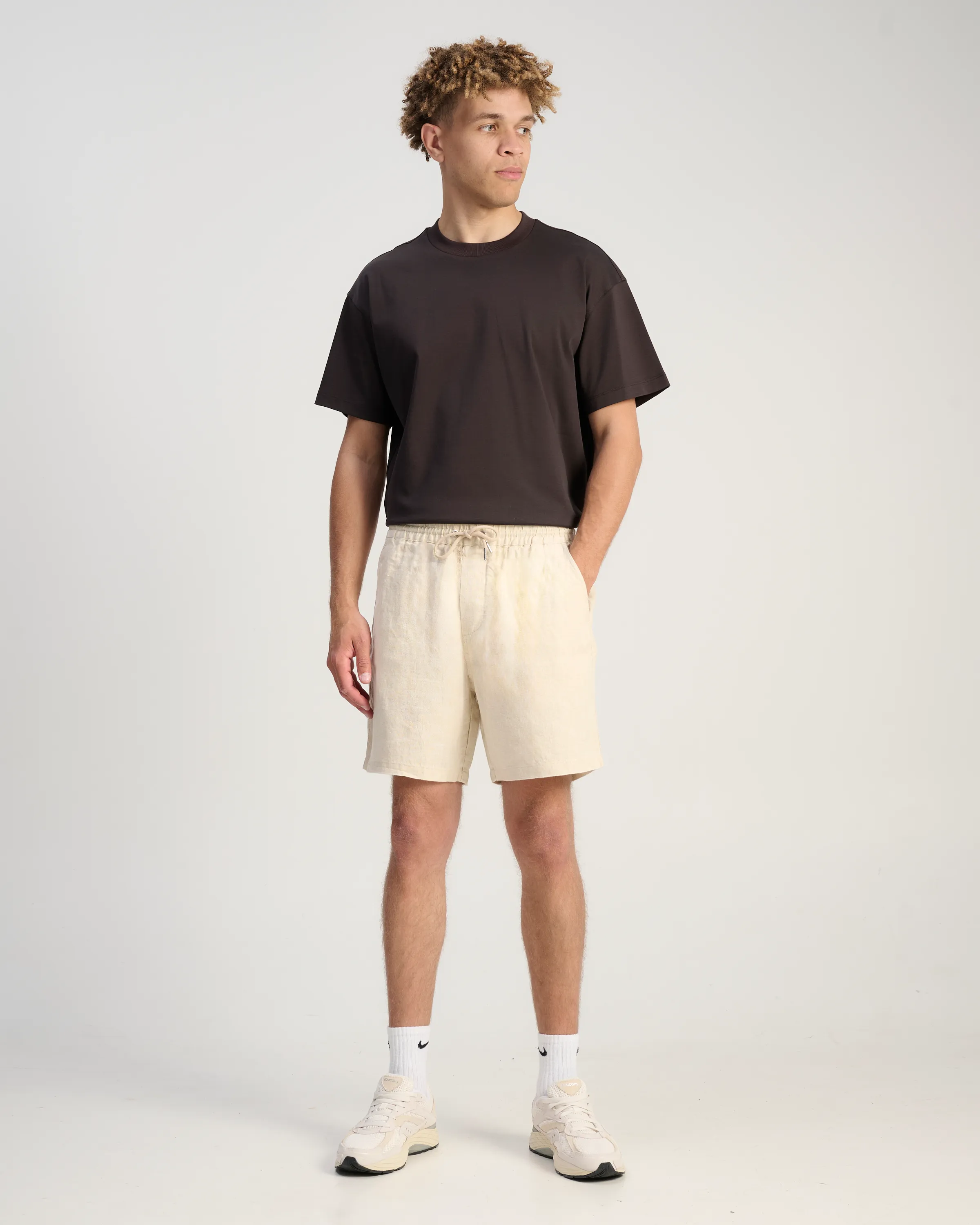 NN07 Gregor Short Beige 110167-001-L