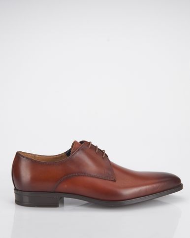 Bruine schoenen combineren sales