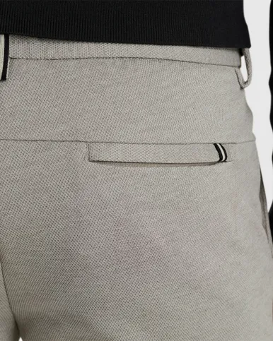 Vanguard V11 Chino
